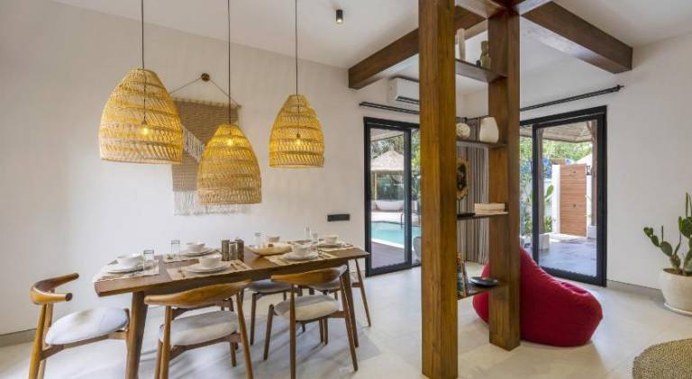 Villa with pool — photo 2