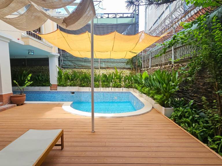 Vacation home with yard, BBQ & pool | Suitable for remote work | Pets are welcome — photo 4