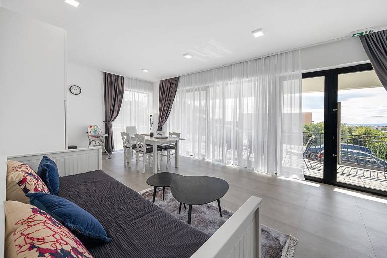 Max - Sea View, One Bedroom Apt with Terrace — photo 4