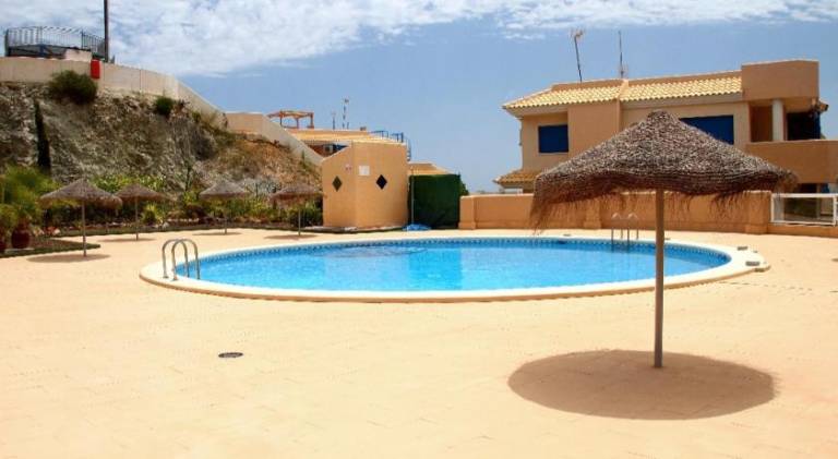 Holiday apartment with pool — photo 4