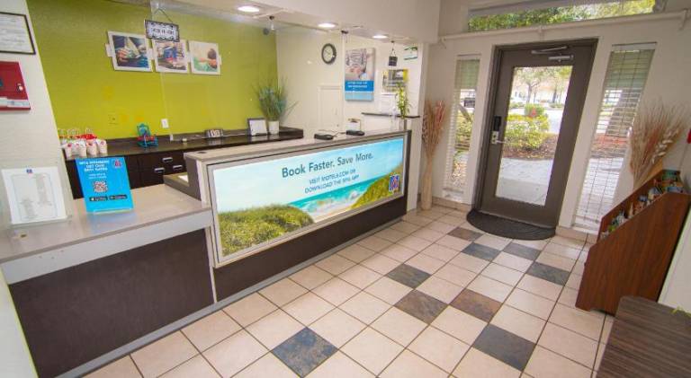 Studio 6 Extended Stay - Coral Springs, FL - Fort Lauderdale — photo 4