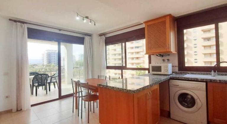 Fully equipped rental apartment with yard, pool & patio | Close to the beach | Pets allowed — photo 4