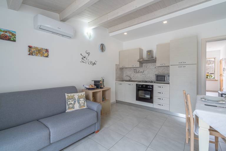Apartment 'Sfea Home' with Private Terrace, Wi-Fi and Air Conditioning — photo 5
