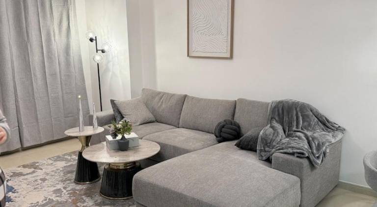 Apartment with patio & private pool in Abu Dhabi