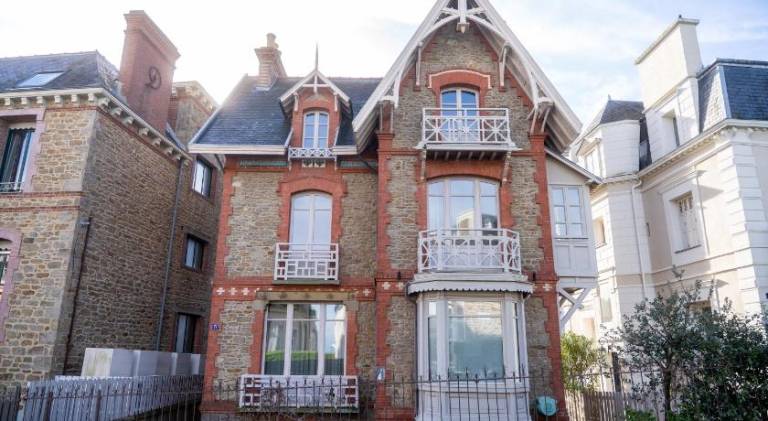 Fully equipped vacation home with patio | Next to the beach | Pet-friendly in Dinard
