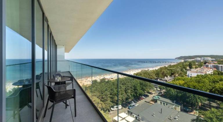 Wonderful holiday apartment with pool, sauna & jacuzzi | Next to the beach | Dogs allowed in Miedzyzdroje