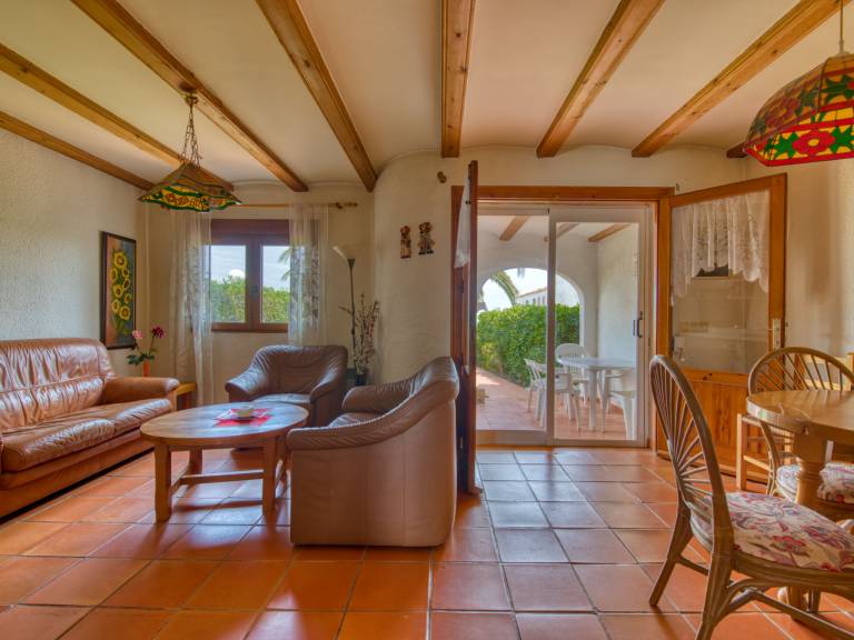 Fully equipped nice vacation home with garden, pool & patio | Sea view | Close to the beach | Pet-friendly — photo 3