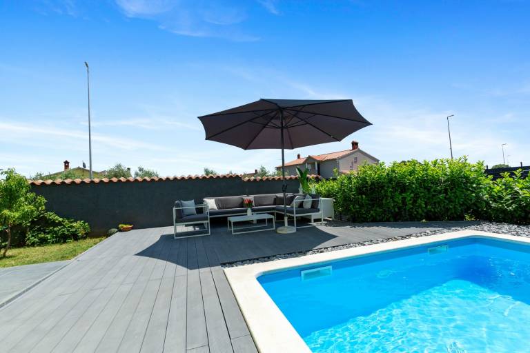 Fully equipped villa with terrace, private pool & garden | Pets allowed — photo 5