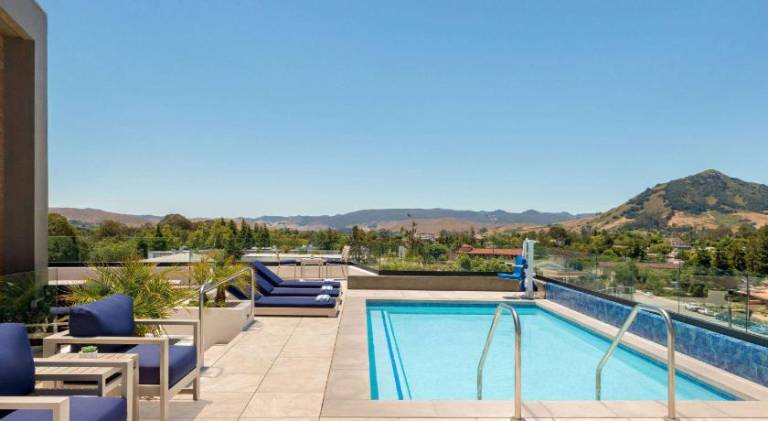 La Quinta Inn & Suites by Wyndham San Luis Obispo Downtown — photo 4