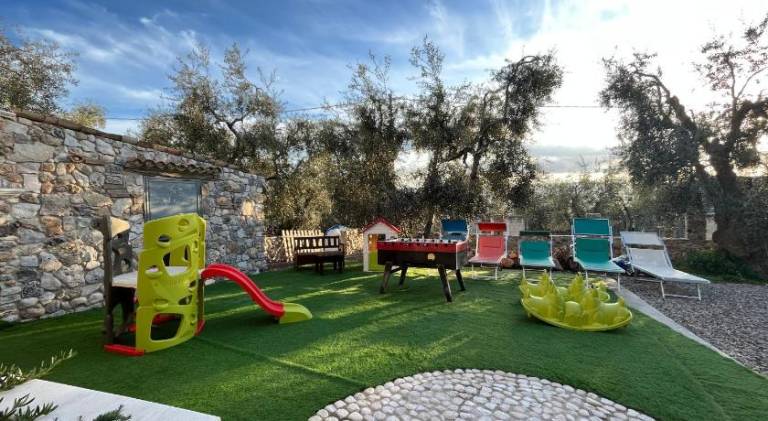 House with yard & barbecue — photo 5