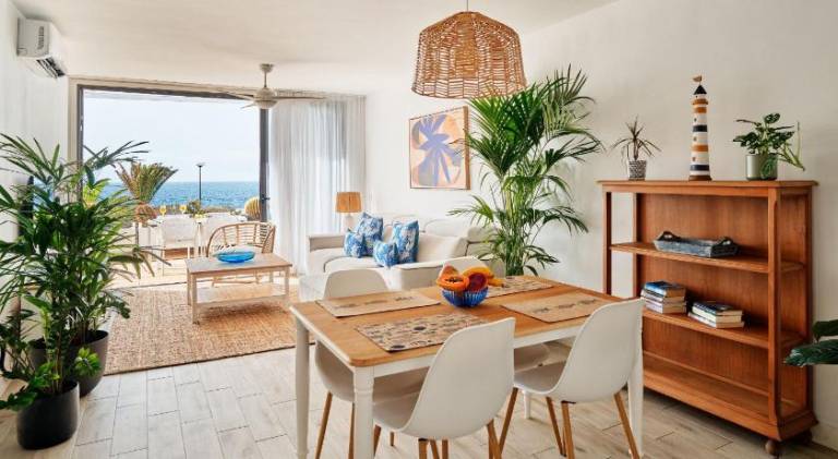 Rental apartment with patio & pool | Close to the beach | Pet-friendly — photo 3