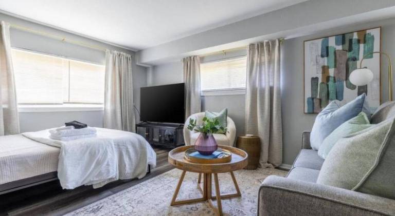 Nice holiday apartment | Pet-friendly in Westlake, OH