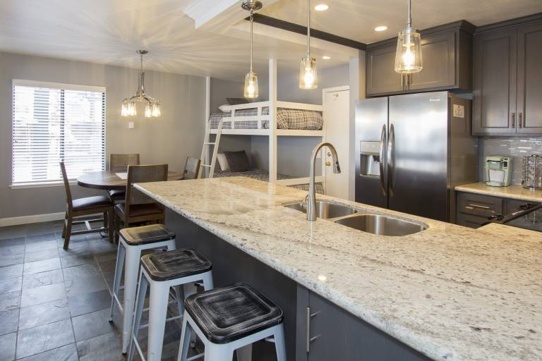 Child-friendly pleasant condo with private pool | Next to the ski | Dogs allowed — photo 4