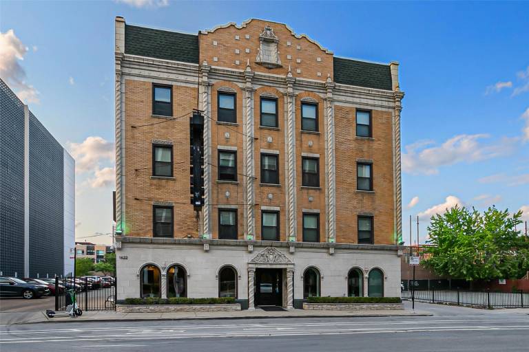 Hotel Chicago West Loop, SureStay Collection by Best Western in Chicago, IL