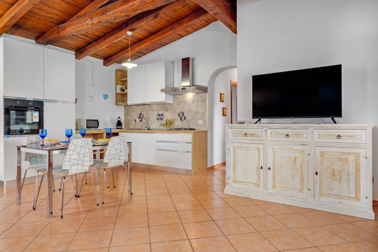 Holiday Home 'Villa Quattro Cuori' with Private Terrace, Private Garden and Air Conditioning — photo 5
