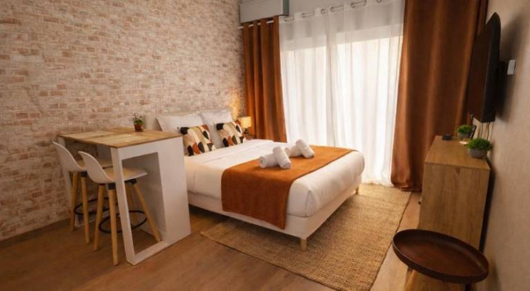 Maison Fair play, jardin, parking, billard in Creteil