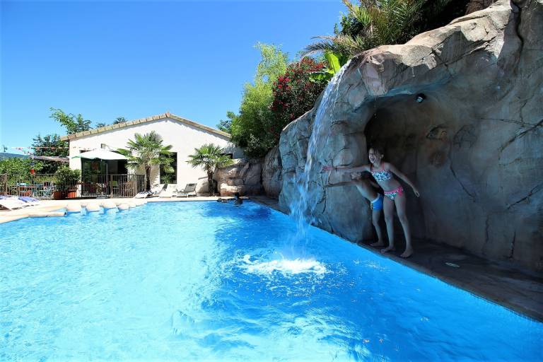 Fully equipped nice gite with pool | River view | Pets are welcome — photo 2