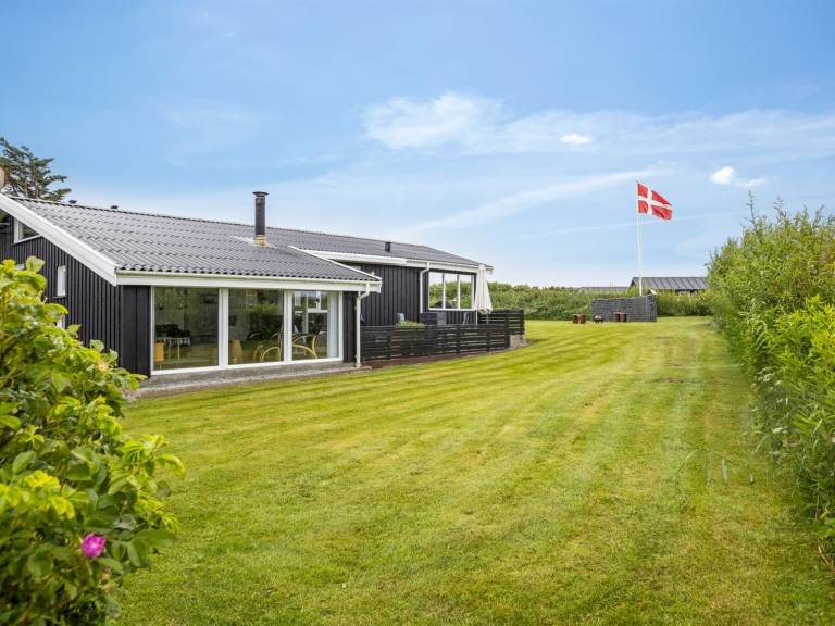House with sauna & patio — photo 2
