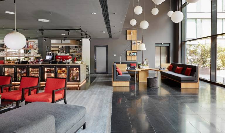 Lovely serviced apartment with patio | Good for workation | Pets allowed — photo 3