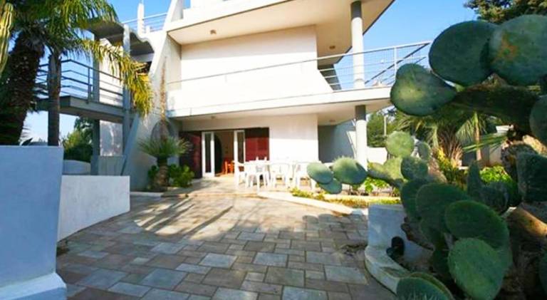 Children-friendly pleasant villa with patio, pool & barbecue | Dogs allowed — photo 3