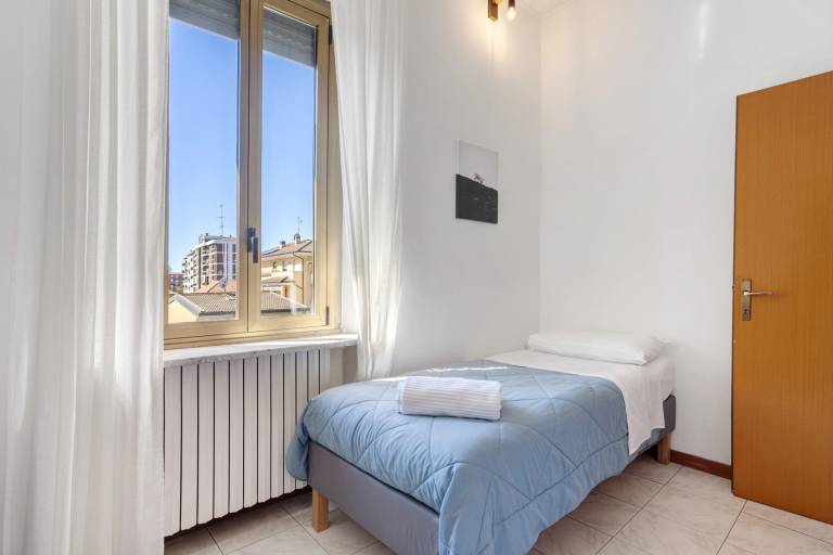 Holiday apartment with fast internet | City view — photo 5