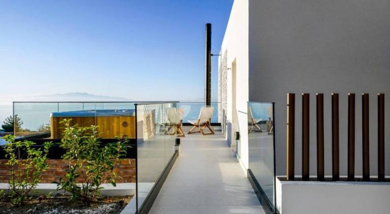 House with private pool, yard & terrace | Suitable for remote work — photo 5