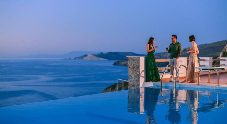 Villa with pool in Syros