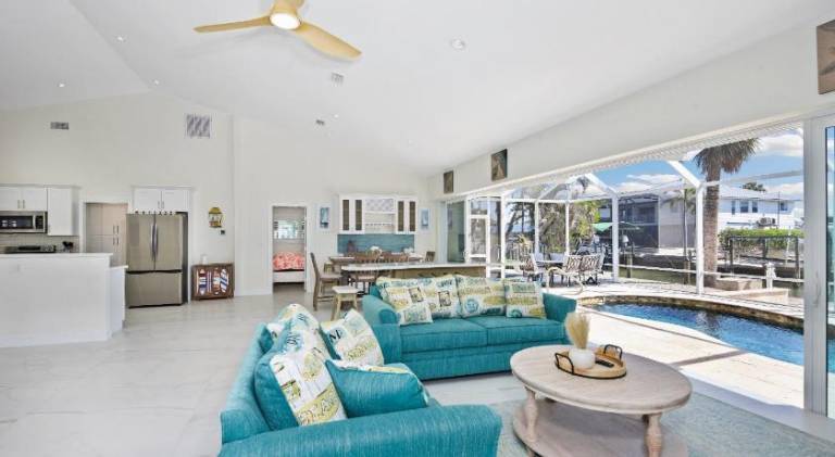 House with pool | Next to the beach | Pets allowed in Fort Myers Beach, FL