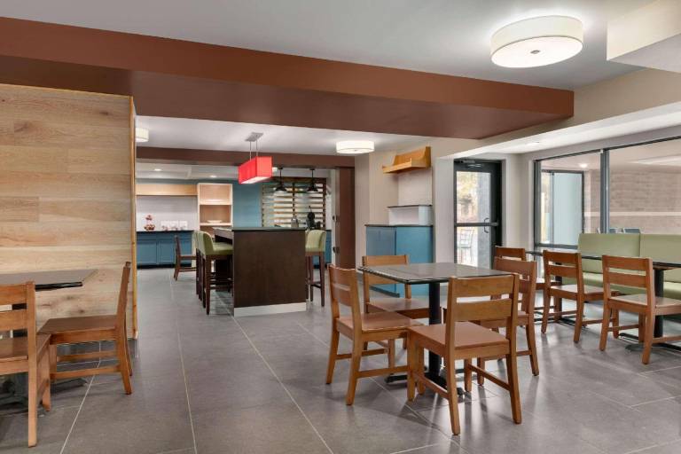 Country Inn & Suites by Radisson, Roanoke Rapids, NC — photo 5