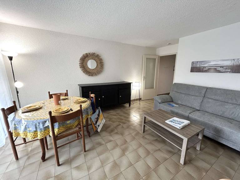 Rental apartment with 2 rooms for 4 persons — photo 3