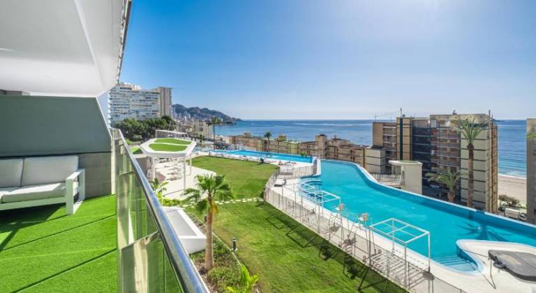 Rental apartment with pool & jacuzzi in Benidorm