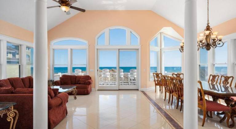 Royal Palace 12 Bedroom Oceanfront Home — photo 3