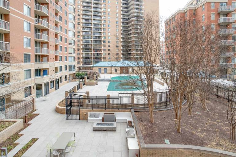Apartment  North Rosslyn