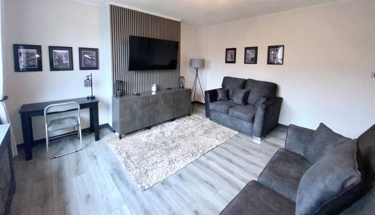 Apartment Renfrew