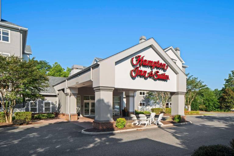 Hampton Inn & Suites Newport News-Airport (Oyster Point Area) in Newport News, VA