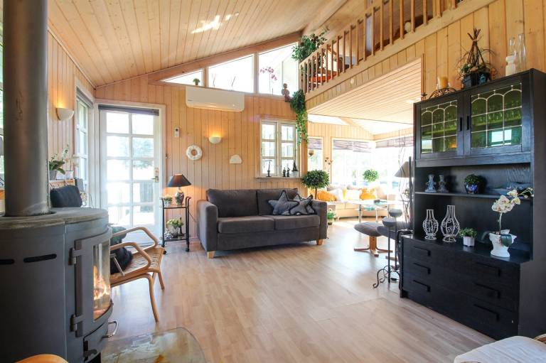 Vacation home with patio — photo 4