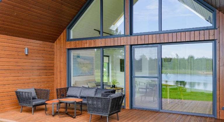 House with yard, sauna & hot tub | Pets allowed — photo 4