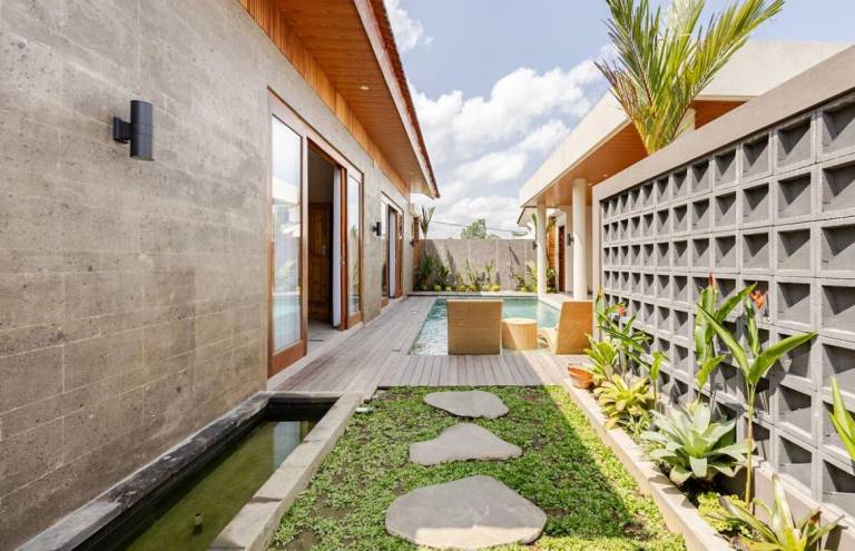 Villa with patio & pool | Pets are welcome — photo 4