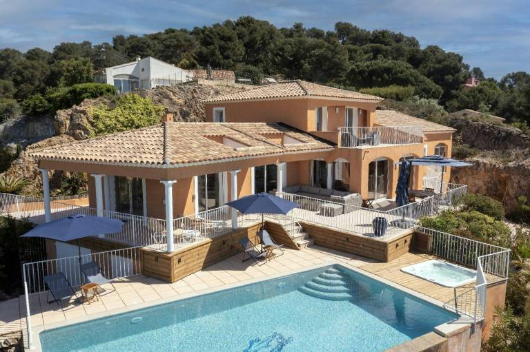 Child-friendly nice house with garden, barbeque & private pool | Water view | Beach nearby | Suitable for remote work | Pet-friendly — photo 2