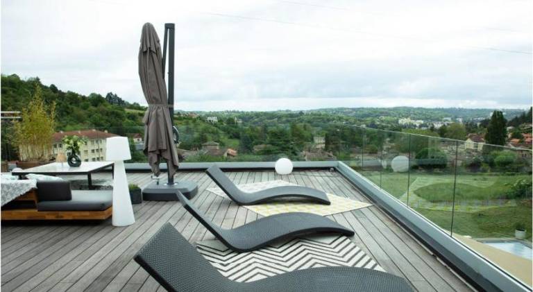 Villa with pool — photo 3