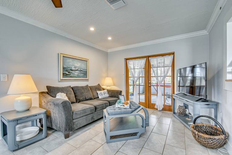 Pet-Friendly Melbourne Retreat w/ Lanai & Hammock! in Melbourne, FL