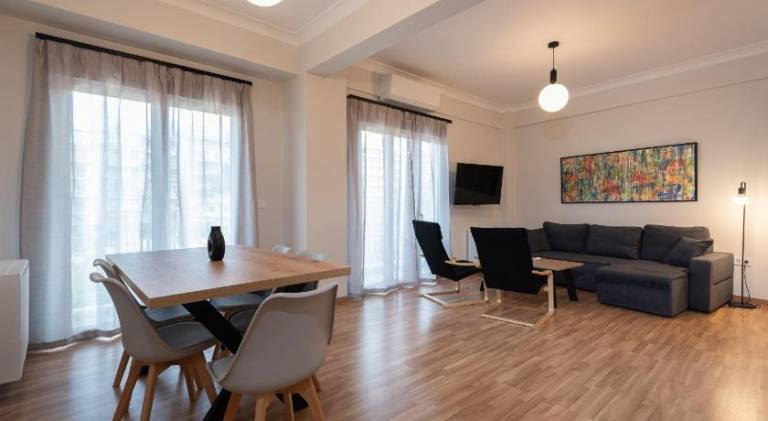Fully equipped apartment with terrace | Suitable for remote work | Pets are welcome in Athens