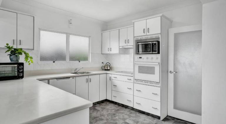 No 1 Beachfront Holiday Home — photo 4