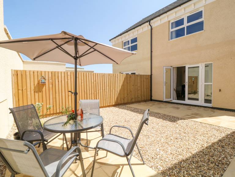 Cottage with garden | Beach view — photo 2