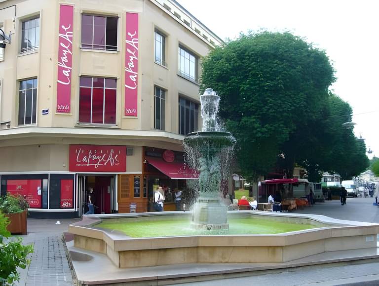 Chenal Hotel in Beauvais