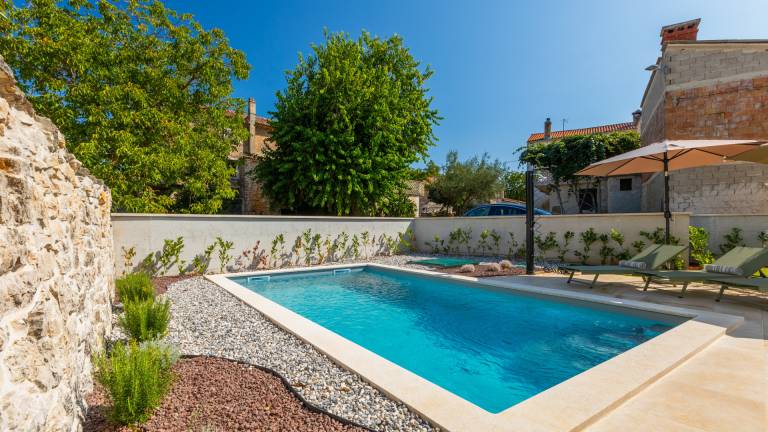 Fully equipped villa with private pool, barbecue & yard | Dogs allowed — photo 2