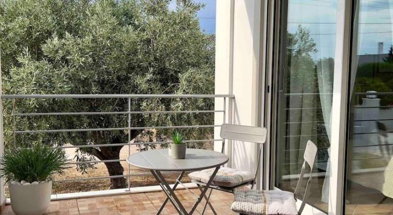 Fully equipped villa with terrace & garden | Perfect for remote work | Pets are welcome — photo 4