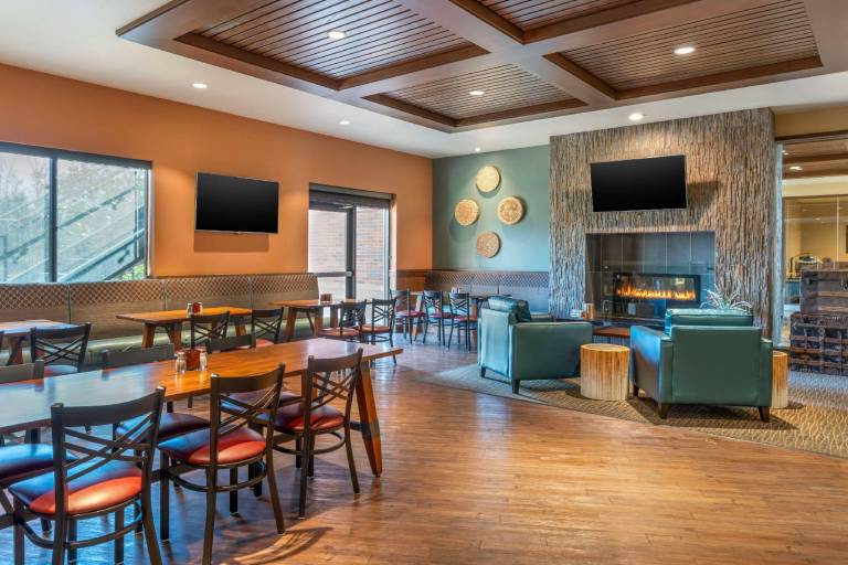 Best Western Premier Boulder Falls Inn — photo 5
