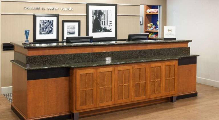 Hampton Inn & Suites Cedar Rapids - North — photo 5