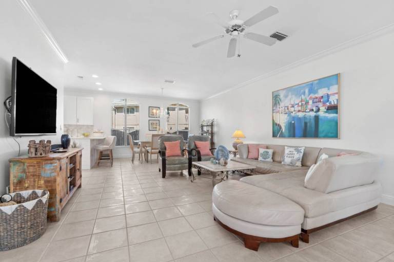 Vacation home with barbecue & pool | Sea view — photo 2